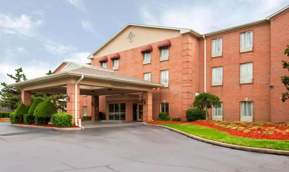 Quality Inn & Suites Germantown North Exterior foto